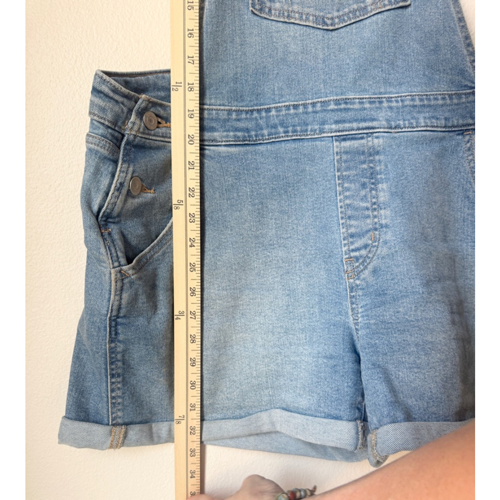 Levi’s overall shorts - Picture 5 of 7